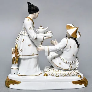 Коллекционная Фарфоровая статуэтка «Китайцы - Чайная церемония», SITZENDORF Германия, 50-е гг.