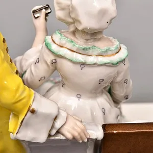 Антикварная Фарфоровая статуэтка «Галантная сцена у клавесина», Ernst Bohne Sohne Германия, 1901 - 1920 годы. 