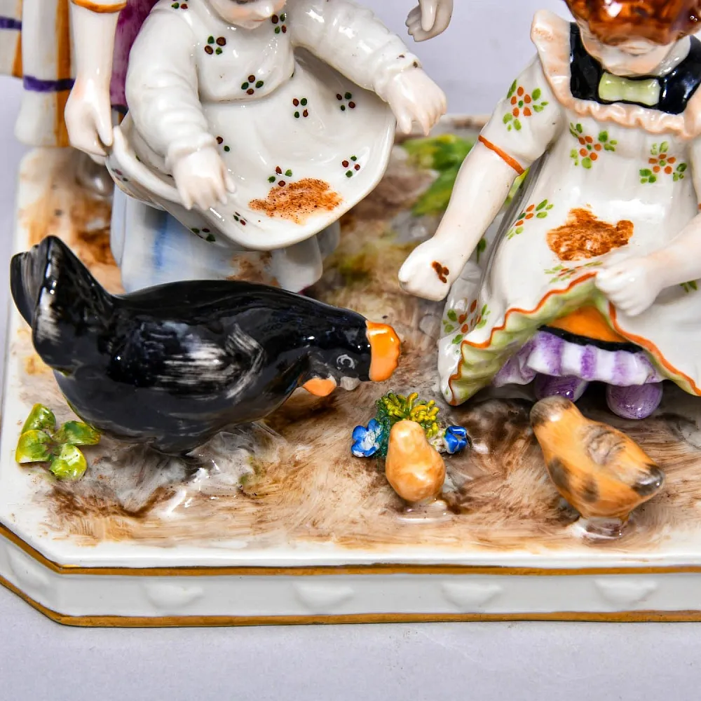 Редкость! Антикварная Фарфоровая Статуэтка «КОРМЛЕНИЕ КУР», Aсkermann & Fritze Германия.