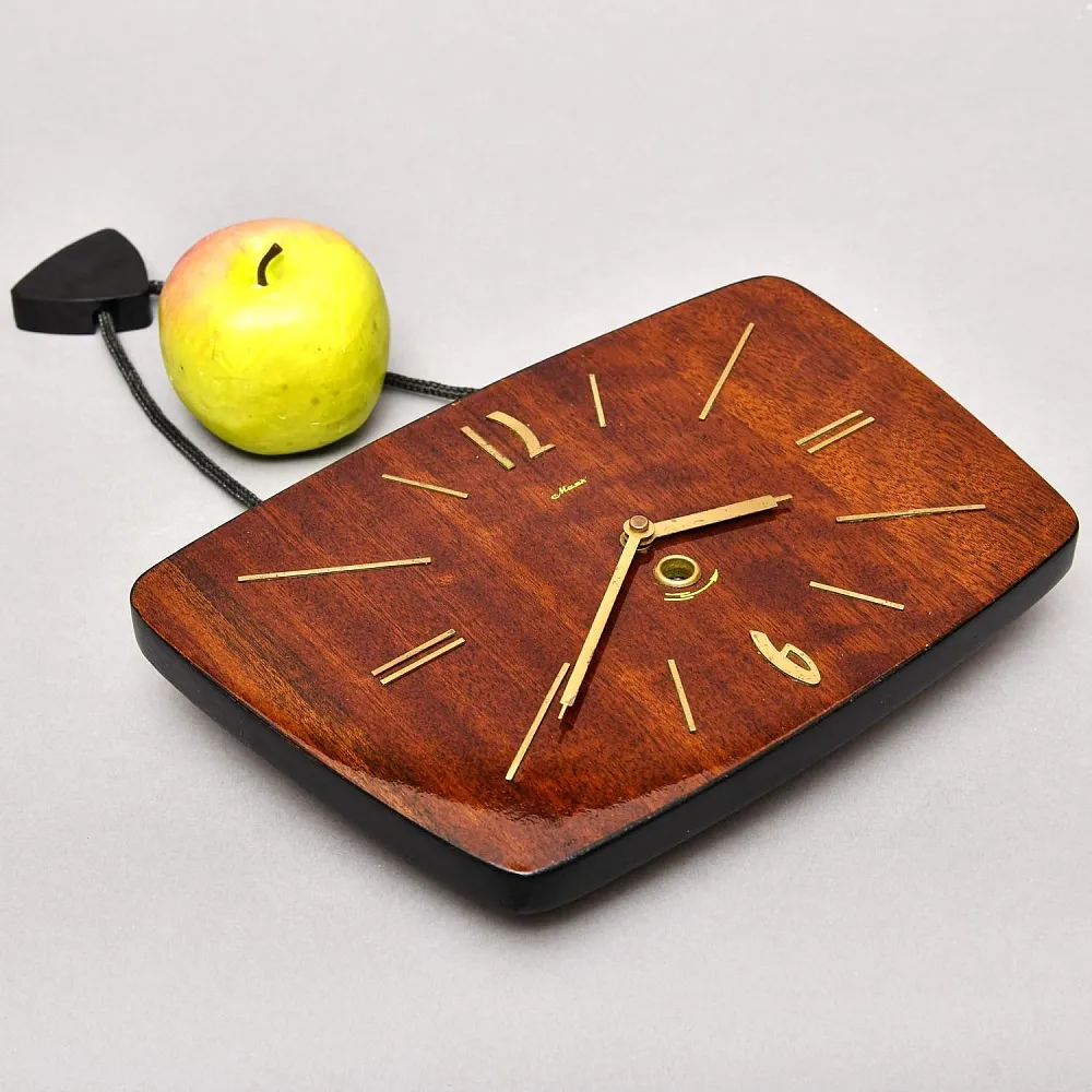 Редкость! Механические Настенные Часы «МАЯК» в деревянном корпусе - СССР - 1965 год.