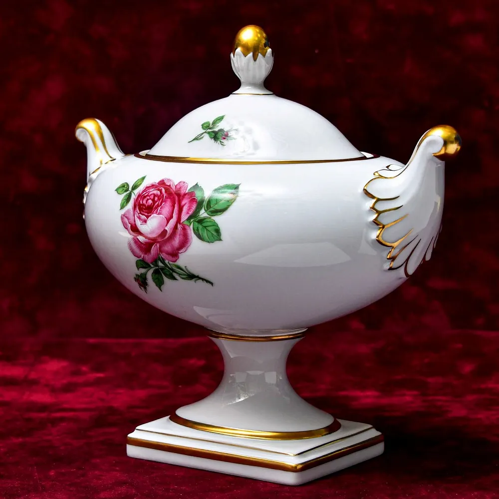 Коллекционная Фарфоровая Вазон - Ваза с крышкой «Мускусная Роза», KAISER, Германия - 1979 год.