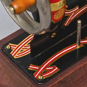 Старинная Миниатюрная Швейная Машинка «DIANA», Schürhoff & Co, Gevelsberg Германия 30 гг.