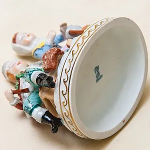 Фарфоровая статуэтка «Дети - Маленькие помощники» SP Dresden, Германия середина ХХ века.