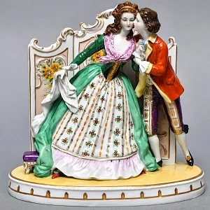 Коллекционная Фарфоровая статуэтка «Свидание за ширмой», Scheibe-Alsbach Германия, середина ХХ века. 