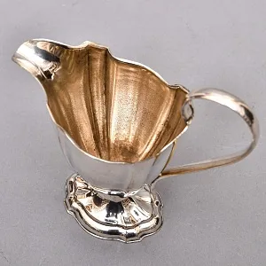 Классический Металлический Молочник - Соусник - Кувшинчик. Silverplate, SHEFFIELD Англия 50-е годы ХХ века.
