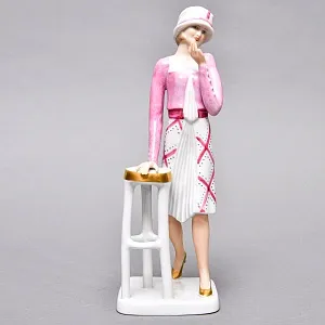Коллекционная Фарфоровая статуэтка «Девушка в розовом платье», WALLENDORF Германия.