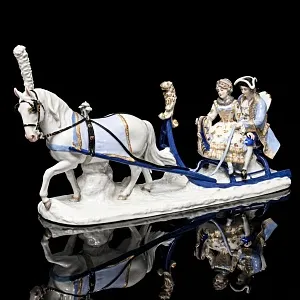 Редкость! Антикварная Фарфоровая статуэтка «Романтическая прогулка в санях», Meissen Германия.