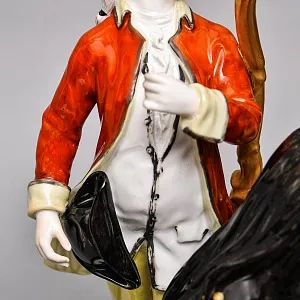 Антикварная Фарфоровая статуэтка «Дама в золотом портшезе», Carl Thieme Германия, 1864 - 1888 годы. 