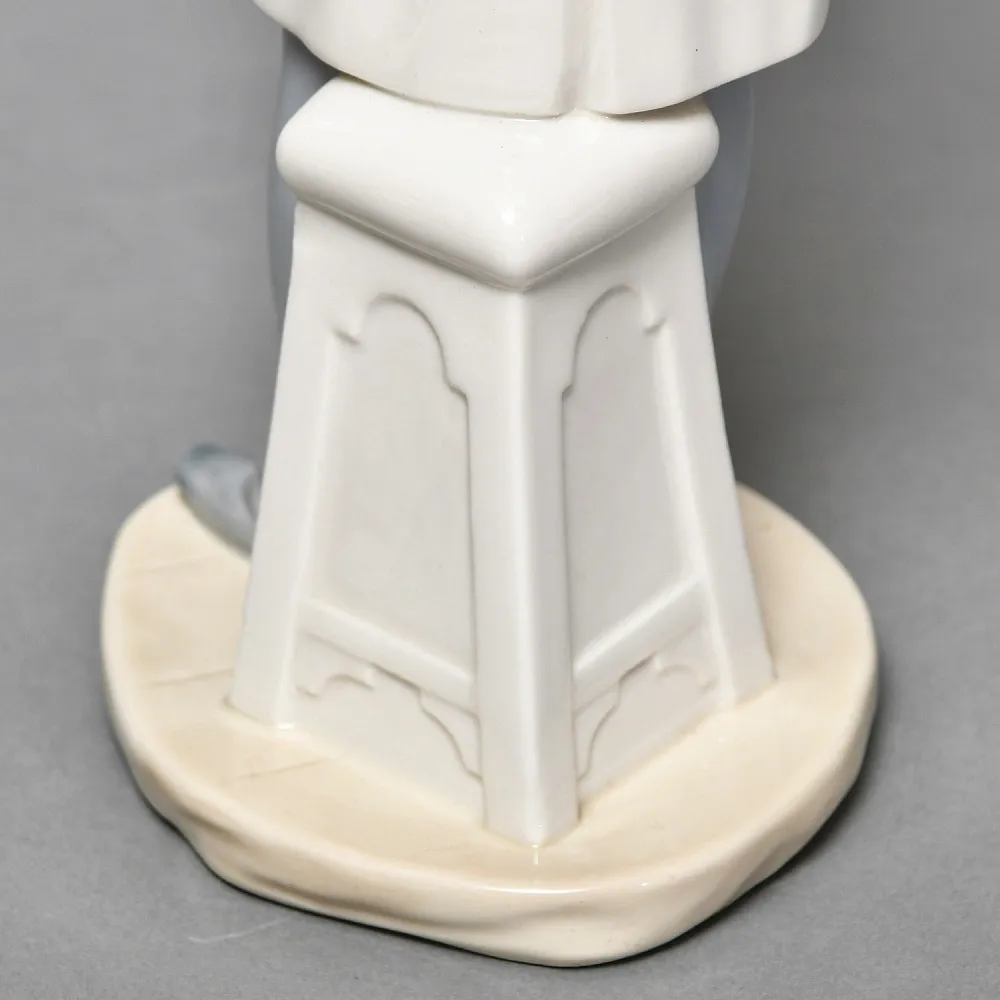 Коллекционная Фарфоровая статуэтка «Доктор. Мужчина Врач», NAO by Lladro Испания. 