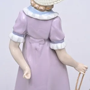 Коллекционная Фарфоровая статуэтка «Девочка с куклой», Lladro Испания, 1978 год.