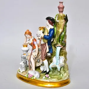 Коллекционная Фарфоровая статуэтка «Игра на волынке», SITZENDORF Германия.