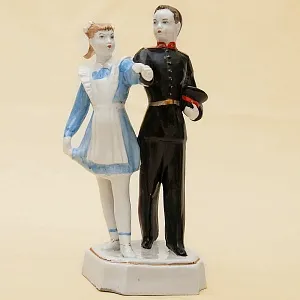 Статуэтка - Фарфоровая Композиция «Первый Вальс» СССР Дулево -1951 год.