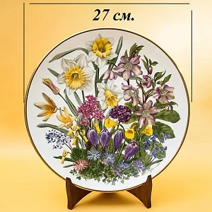 Коллекционная Тарелка «ЦВЕТЫ МАРТА» Фарфор, WEDGWOOD, Англия -1978 год.