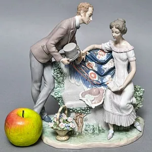 Большая Фарфоровая статуэтка «Давай поженимся или Предложение», Lladro Испания, 1987 - 1994 годы. 