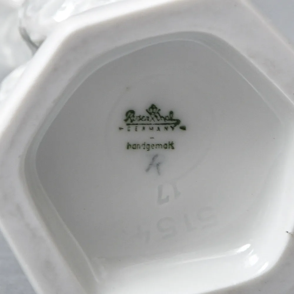 Коллекционная Фарфоровая статуэтка «Собака. Белый пудель на задних лапах», ROSENTHAL Германия.