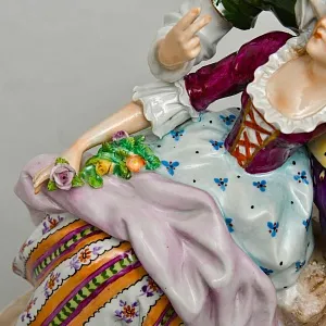 Коллекционная Фарфоровая статуэтка «Любовная пара», SITZENDORF Германия, середина ХХ века.