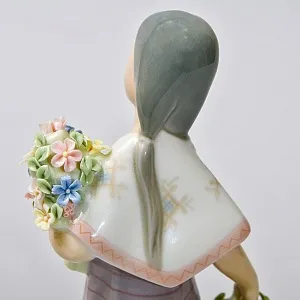 Авторская Фарфоровая статуэтка «ЛУПИТА. Девочка с цветами и корзинкой яблок», Lladro Испания.