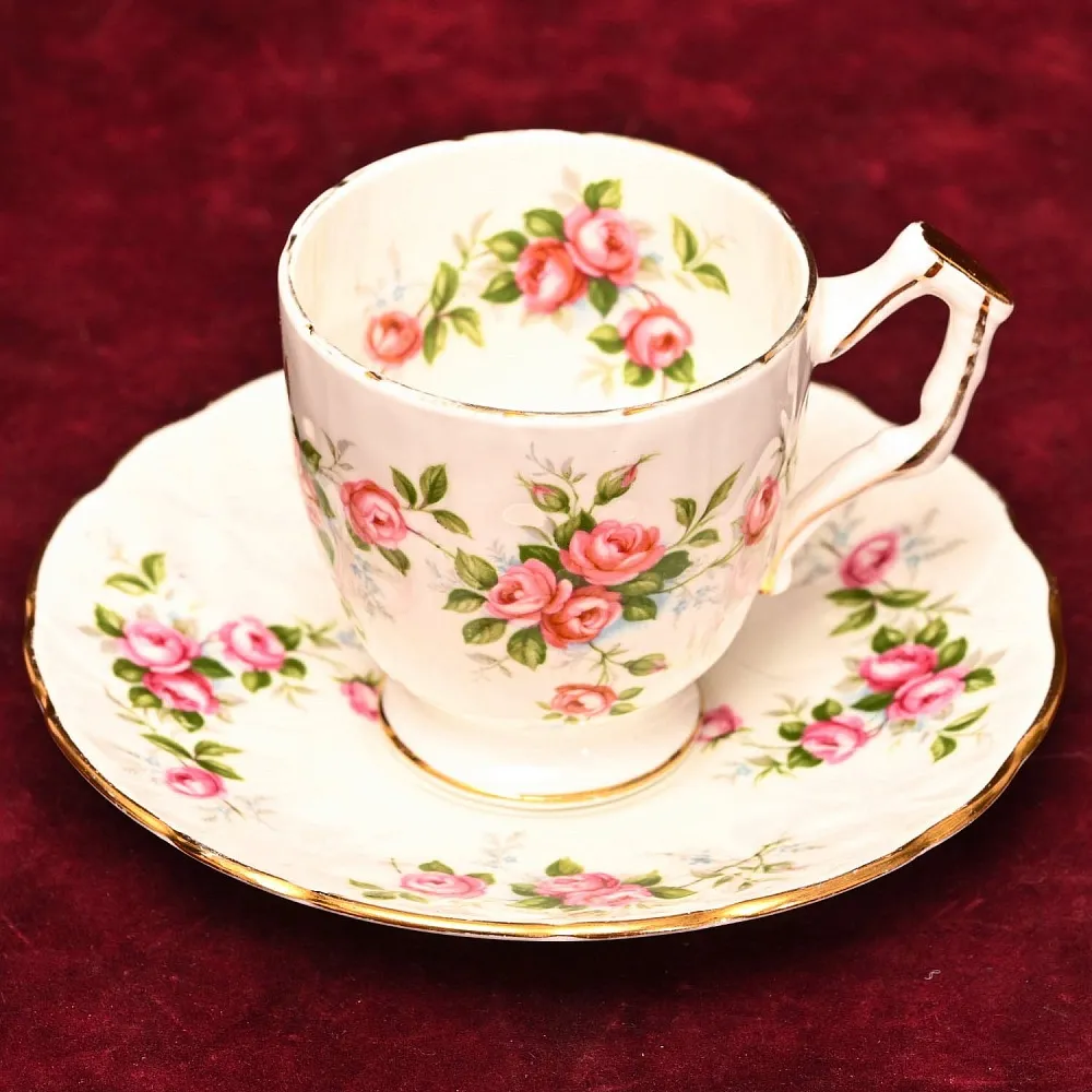Коллекционная Фарфоровая Кофейная Пара «Розовый куст», Aynsley Англия.