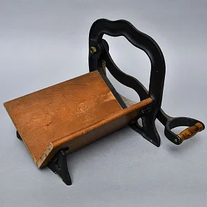 Старинная Чугунная Ручная Хлеборезка - Слайсер - Нож, ANGELA Германия.