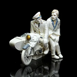 Большая Коллекционная Авторская Статуэтка «Берегись автомобиля», фарфор, Россия.