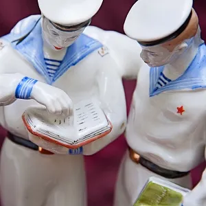 Знаковая Советская Фарфоровая Статуэтка «Нахимовцы» ЛФЗ СССР -1950-60 годы.