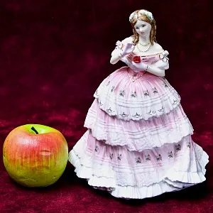 Коллекционная Фарфоровая Статуэтка «Red Red Rose», Royal Doulton Англия - 1997 год.