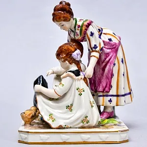 Редкость! Антикварная Фарфоровая Статуэтка «КОРМЛЕНИЕ КУР», Aсkermann & Fritze Германия.