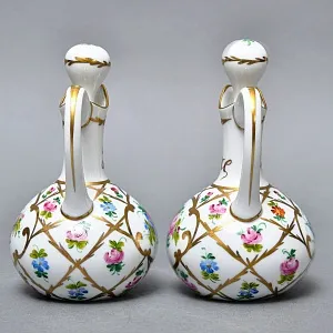 Винтажный Фарфоровый набор Два Соусника на подносе «Цветочная россыпь», Limoges Франция.