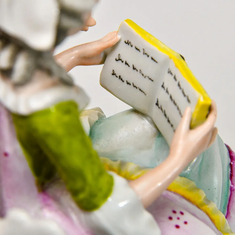 Антикварная Статуэтка «Любовный роман», фарфор Carl Scheidig, Германия начало ХХ века.