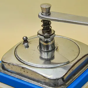 Винтажная Ручная Механическая Кофемолка «LEIBROCK», IDEAL Бельгия 50-е годы ХХвека.