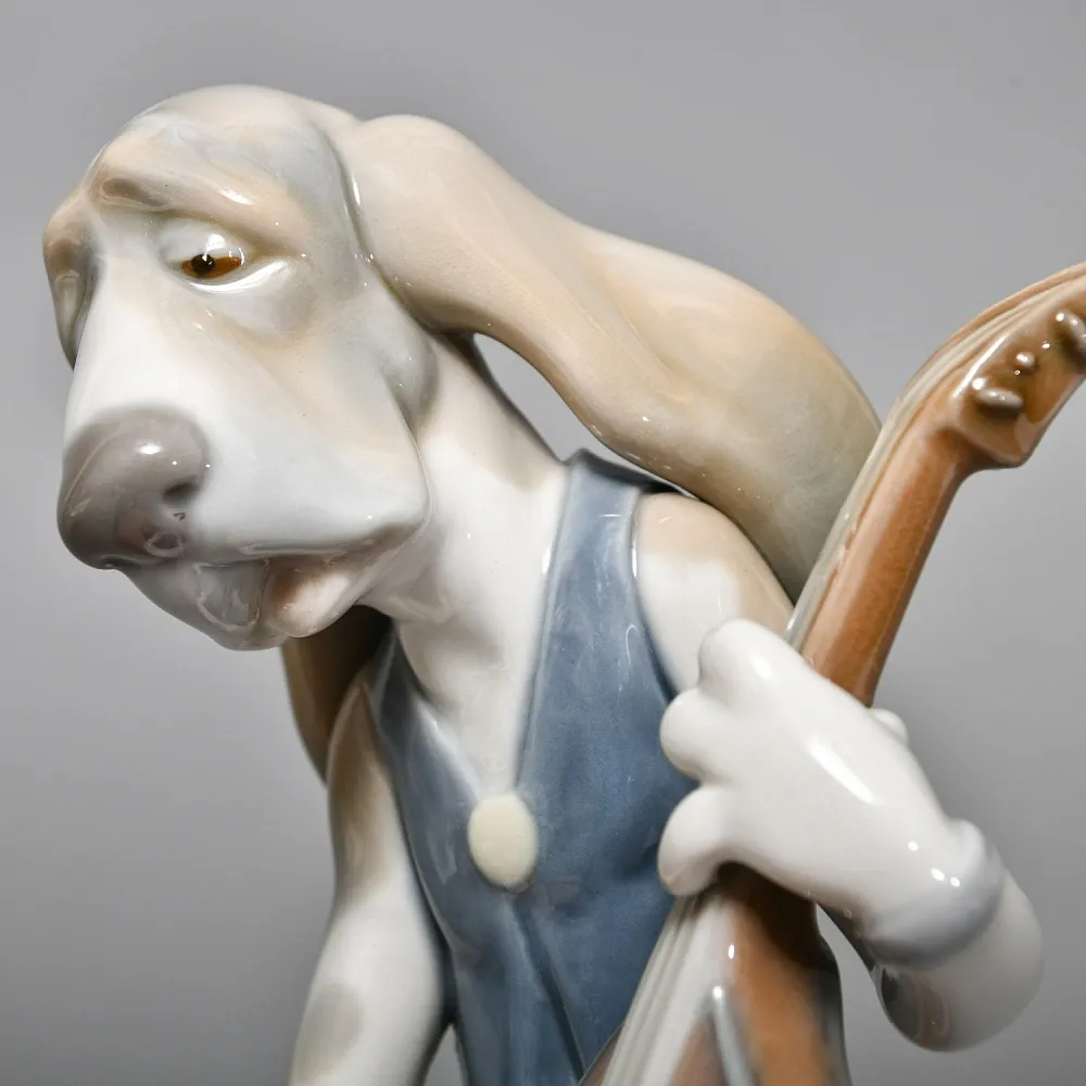 Коллекционная Фарфоровая статуэтка «Собака, играющая на контрабасе», Lladro Испания, 1971 - 1978 годы.
