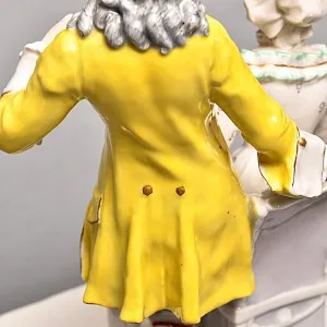 Антикварная Фарфоровая статуэтка «Галантная сцена у клавесина», Ernst Bohne Sohne Германия, 1901 - 1920 годы. 