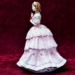 Коллекционная Фарфоровая Статуэтка «Red Red Rose», Royal Doulton Англия - 1997 год.