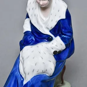 Антикварная фарфоровая статуэтка «Дама с горностаевой муфтой», Fraureuth Германия, 1919 - 1926 годы. 