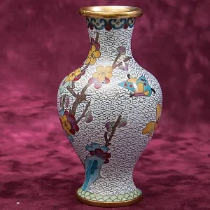 Винтажные Парные Вазы «Цветение Сакуры» в технике « Клуазоне» Китай 50 -е годы ХХ века Н - 19 см.