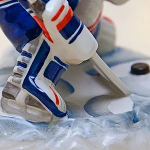 Авторская Коллекционная Фарфоровая Статуэтка «Вратарь - Хоккей - Спорт» Россия. 