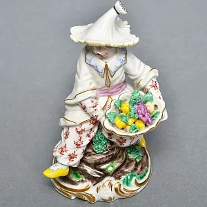Редкая Фарфоровая статуэтка «Китайский продавец фруктов», Nymphenburg Германия, 50-е гг.