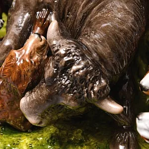 Антикварная Фарфоровая статуэтка «ОХОТА НА БЫКА», Scheibe-Alsbach Германия, первая половина ХХ века. 