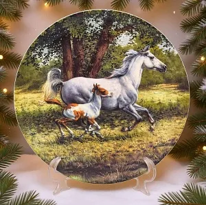 Коллекционная Фарфоровая тарелка «Лошади. Скачки вдоль ручья», Furstenberg Германия - 1995 год.