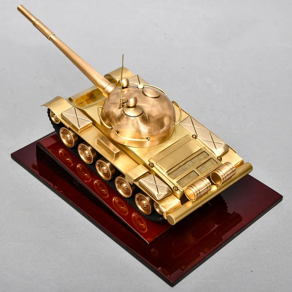 Редкость! Памятный Подарок - Большая Кабинетная модель «Танк Т-55» Латунь, СССР - 1970 год.