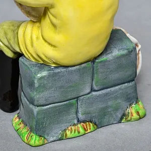 Коллекционная Фарфоровая статуэтка «Лодочник - Рыбак», Royal Doulton Ангия, 1970 - 1987 годы. 