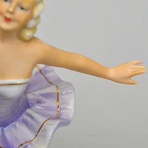 Коллекционная Фарфоровая статуэтка «Танцовщица в cиреневом», FASOLD & STAUCH Германия, 60-е годы ХХ века.