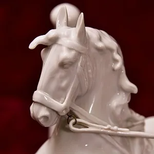 Редкая! Фарфоровая статуэтка «ТРЕНИРОВКА», Wiener Porzellanmanufaktur Augarten, Австрия, середина ХХ века.