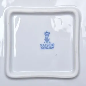 Сервировочное Фарфоровое Блюдо -Тарелка с ручками, KAISER Porzellan Германия, конец ХХ века.