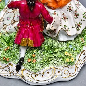 Коллекционная Фарфоровая статуэтка «ГАЛАНТНАЯ ПРОГУЛКА», Scheibe-Alsbach Германия, середина ХХ века. 