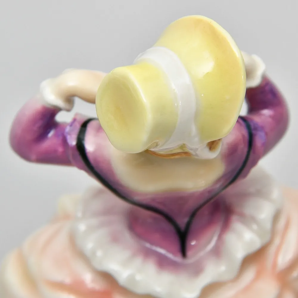 Редкость! Винтажная Фарфоровая Статуэтка «Девушка в шляпке», Karl Ens Германия, первая половина ХХ в.