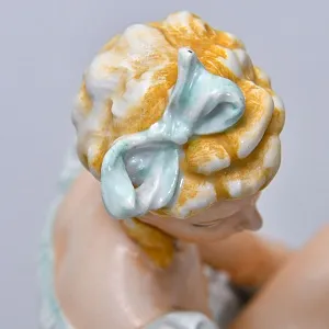 Большая Фарфоровая статуэтка «Балерина, завязывающая пуанты», Н-24 см. Schau Bach Kunst  Германия.