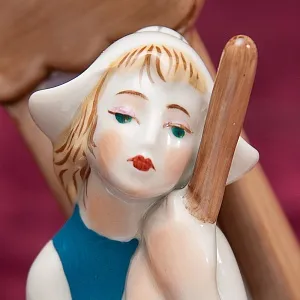 Фарфоровая Статуэтка «Золушка» , Киевский ФЗ - 90 -е годы ХХ века.