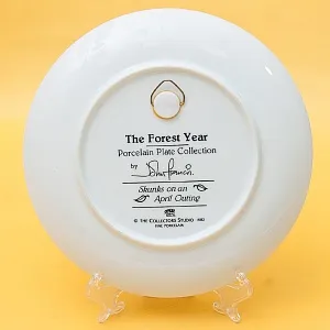  Коллекционная Тарелка «Лесной Год, АПРЕЛЬ. Скунсы» Фарфор, Англия -1982 год.