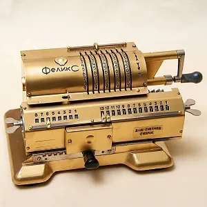 «Золотой Калькулятор» - Арифмометр - Механическая Счётная Машинка «ФЕЛИКС» СССР.